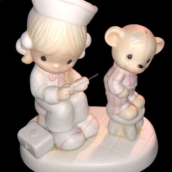 COPY - Precious Moments Love Beareth All Things 1981 Vintage Jonathan & David L… - Picture 2 of 11